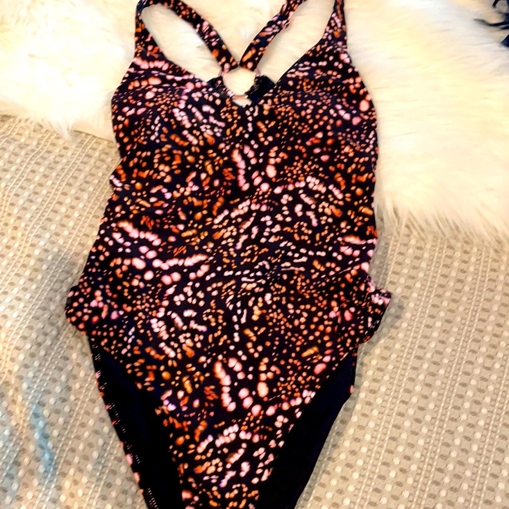 NWOT VS size S women’s 1 piece black bikini w/ orange/pink splatter print.🪞*2